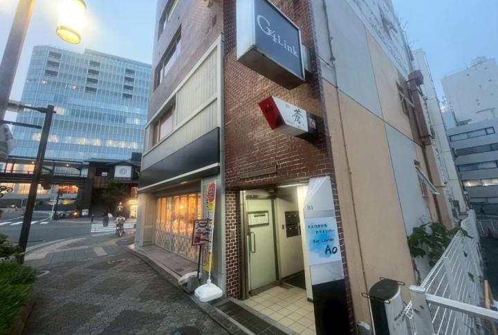 【賃料・保証金・造作値下げ！】【神奈川県小田原市】【小田原駅徒歩2分】 地元常連＋観光客で“静かに回せる” 18坪・即営業可の大人バー居抜き